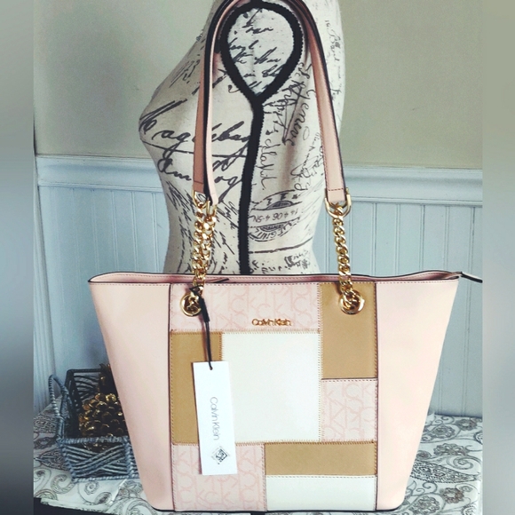 Calvin Klein Handbags - NWT Calvin Klein tote w/ dust bag.